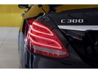 2016 Mercedes-Benz C300 2.1 W205 Blue TEC DIESEL HYBRID Exclusive AT สีดำ รูปที่ 6